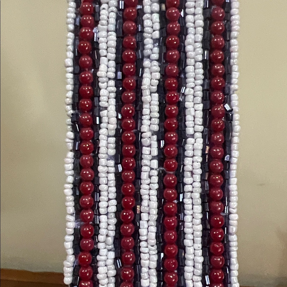 Handcrafted In India | Beaded New York Skyline/Cab Shoulder Bag - Picture 8 of 15